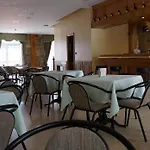 拉里酒店 2* 西宜