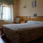 拉里酒店 酒店