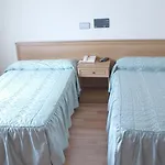 拉里酒店 酒店 西宜
