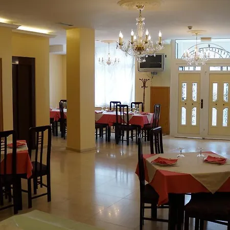 Hotel Larry