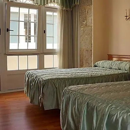 Larry Hotel